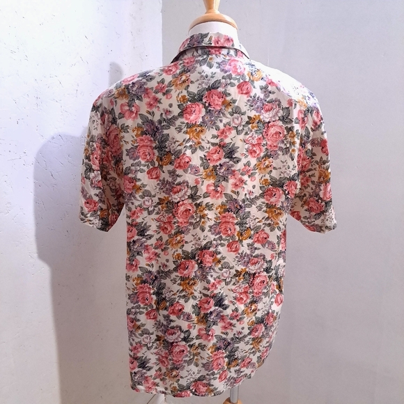 Dalia | Pink and Orange Floral Button Down Shirt with shoulder pads 100% silk - Picture 5 of 9